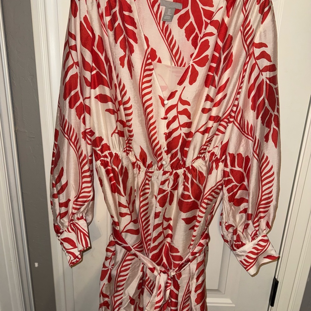 H&M Red and White Leaf Print Midi Dress
